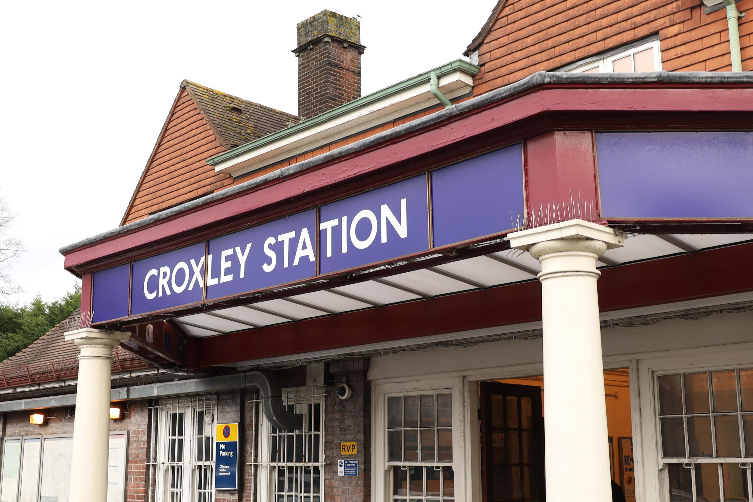 Watford Metropolitan Line services suspended due to gas leak