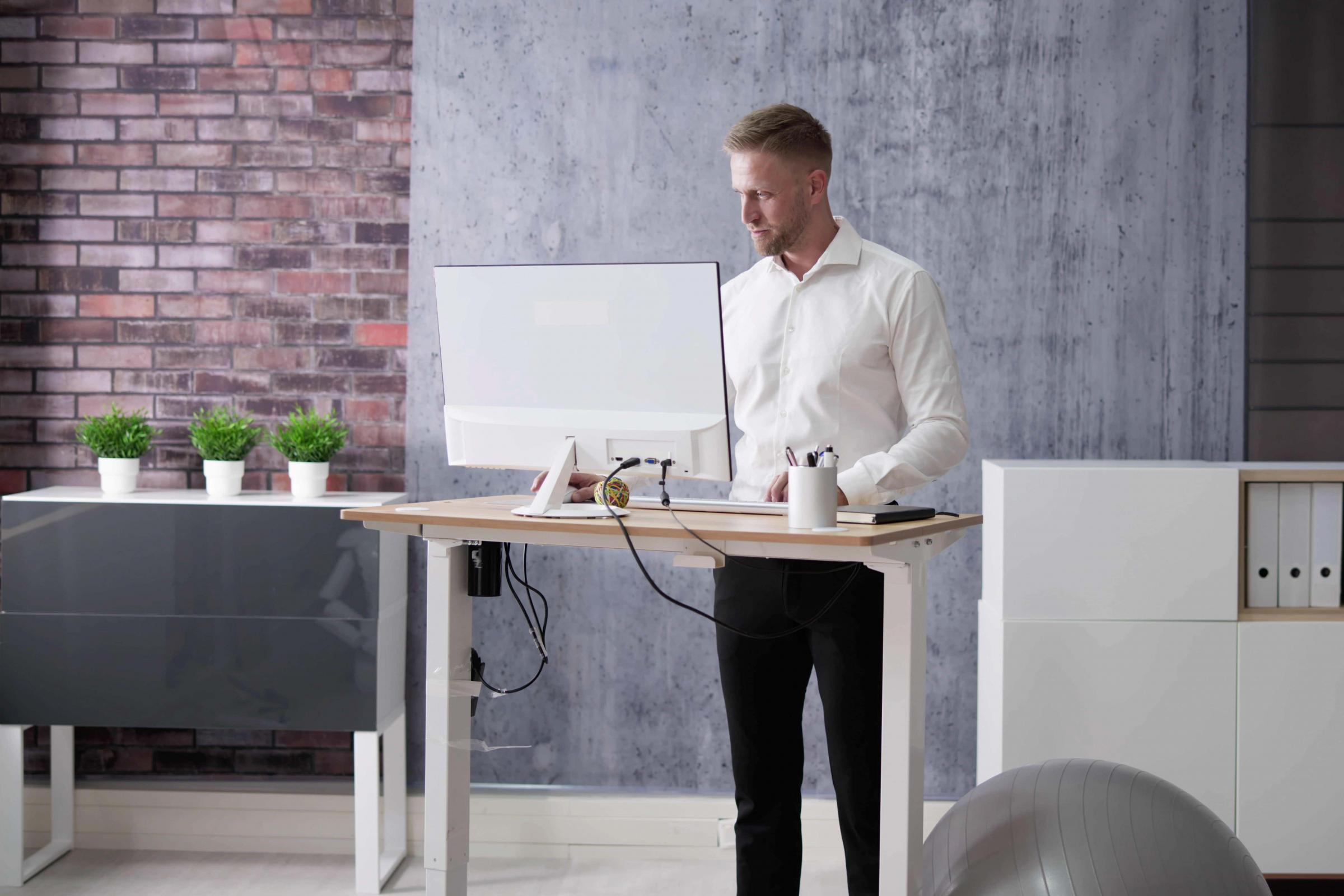 Standing desks may increase risk of swollen veins and blood clots – study