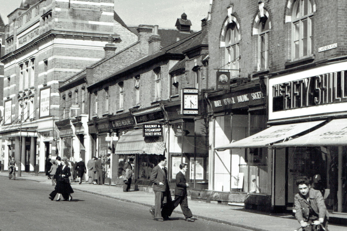 A post-war scene that remains very familiar today