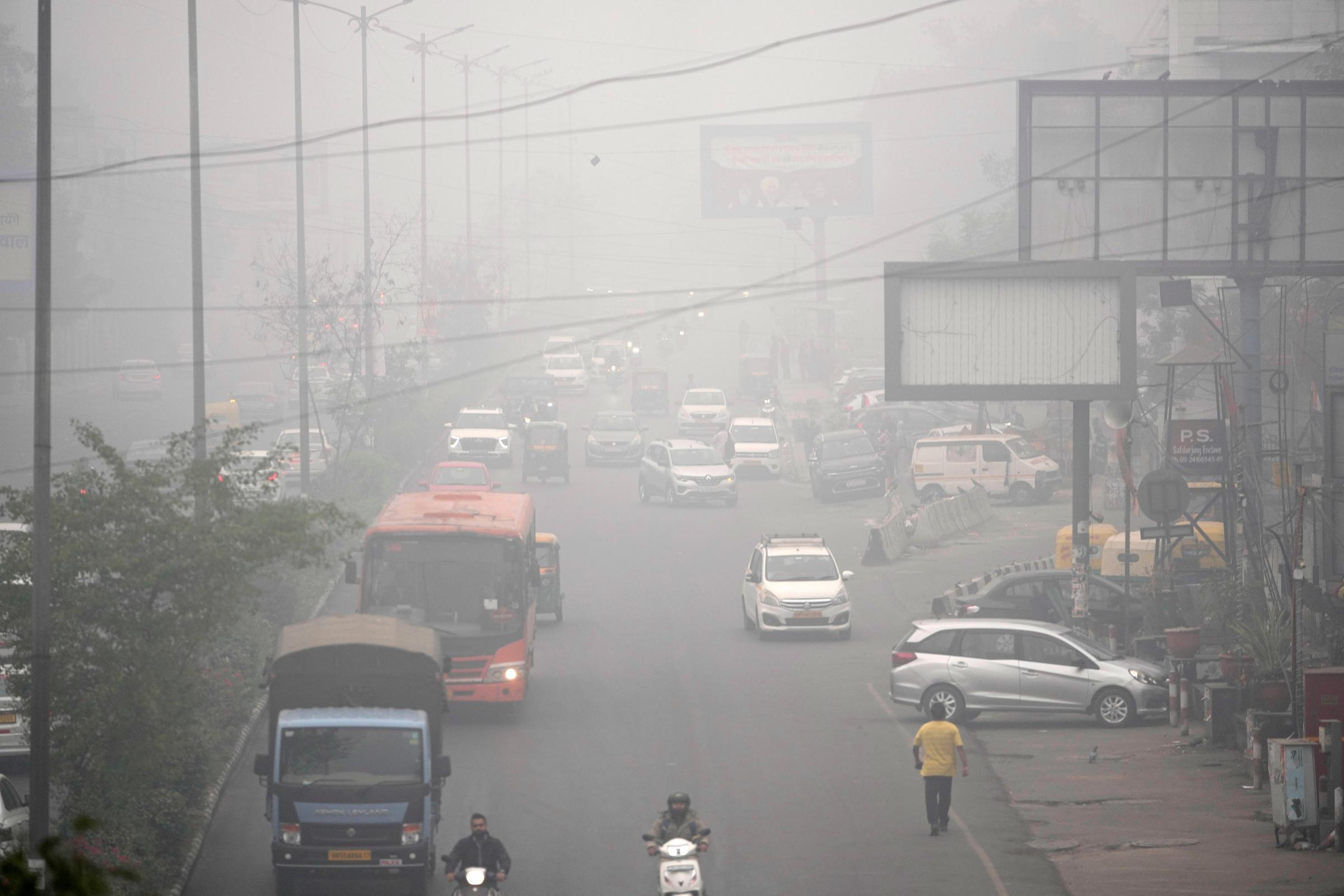 New Delhi closes schools, daily life in capital stalls as air pollution spikes